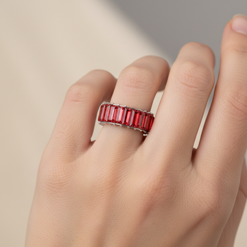 Naya – Moderner geometrischer Ring aus buntem Metall
