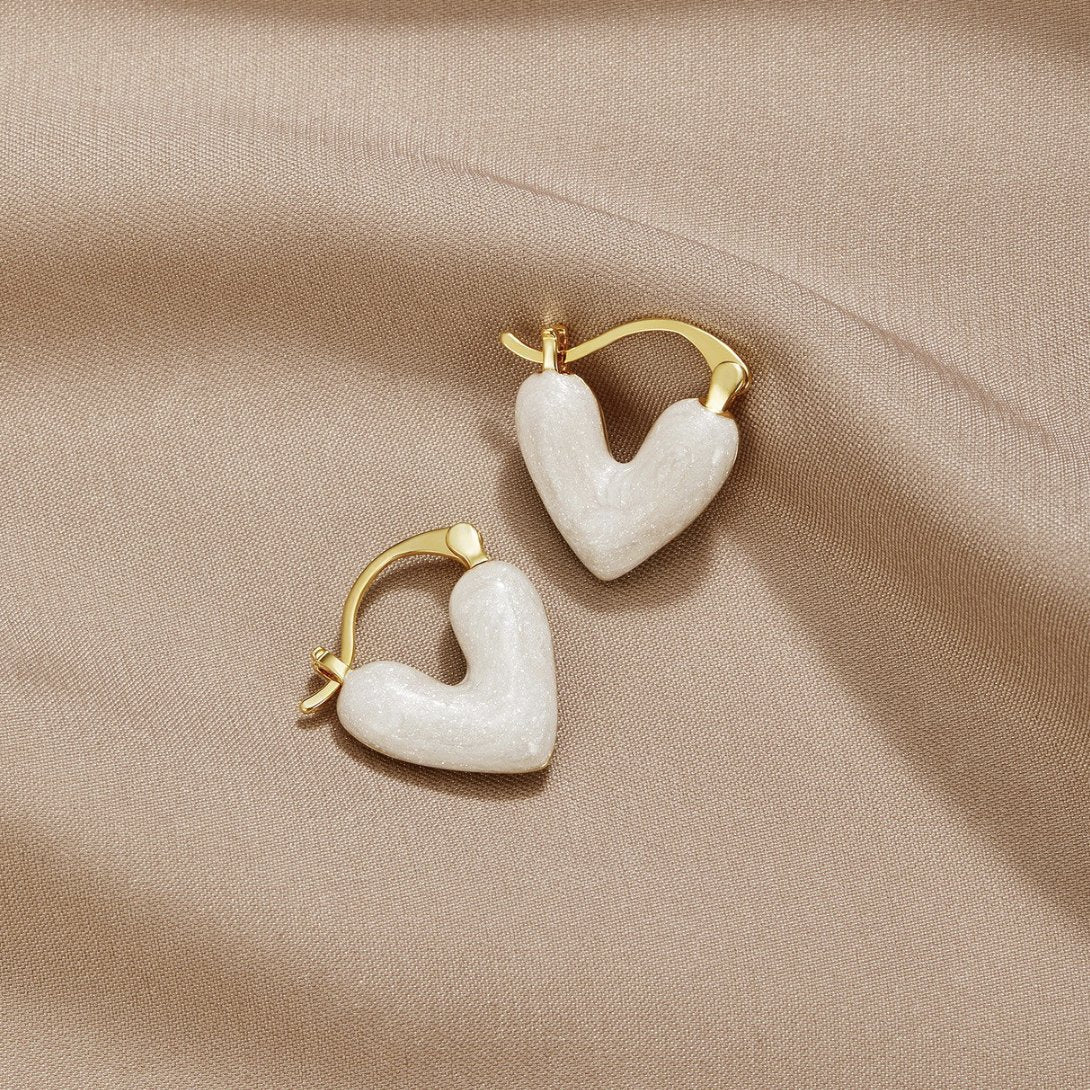Aya – Herzohrringe Liebe Gold