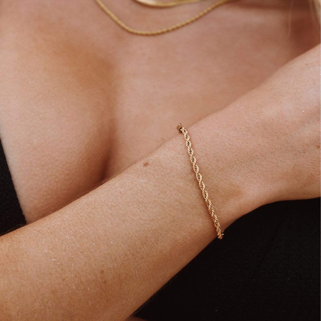 Calvi – Geflochtenes Goldkettchen-Armband