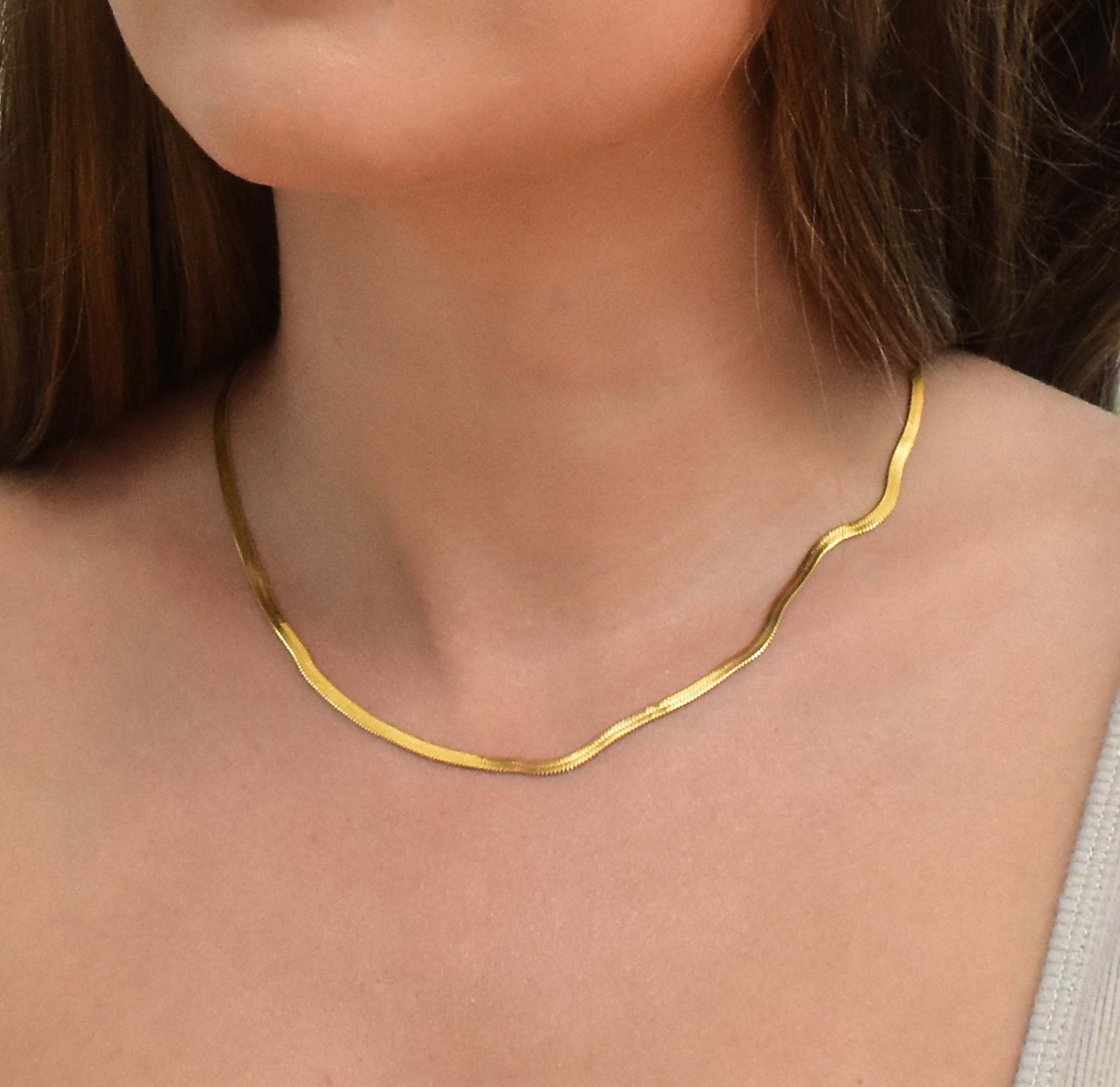 Lucienne - Elegante goldene Schlangen-Halskette