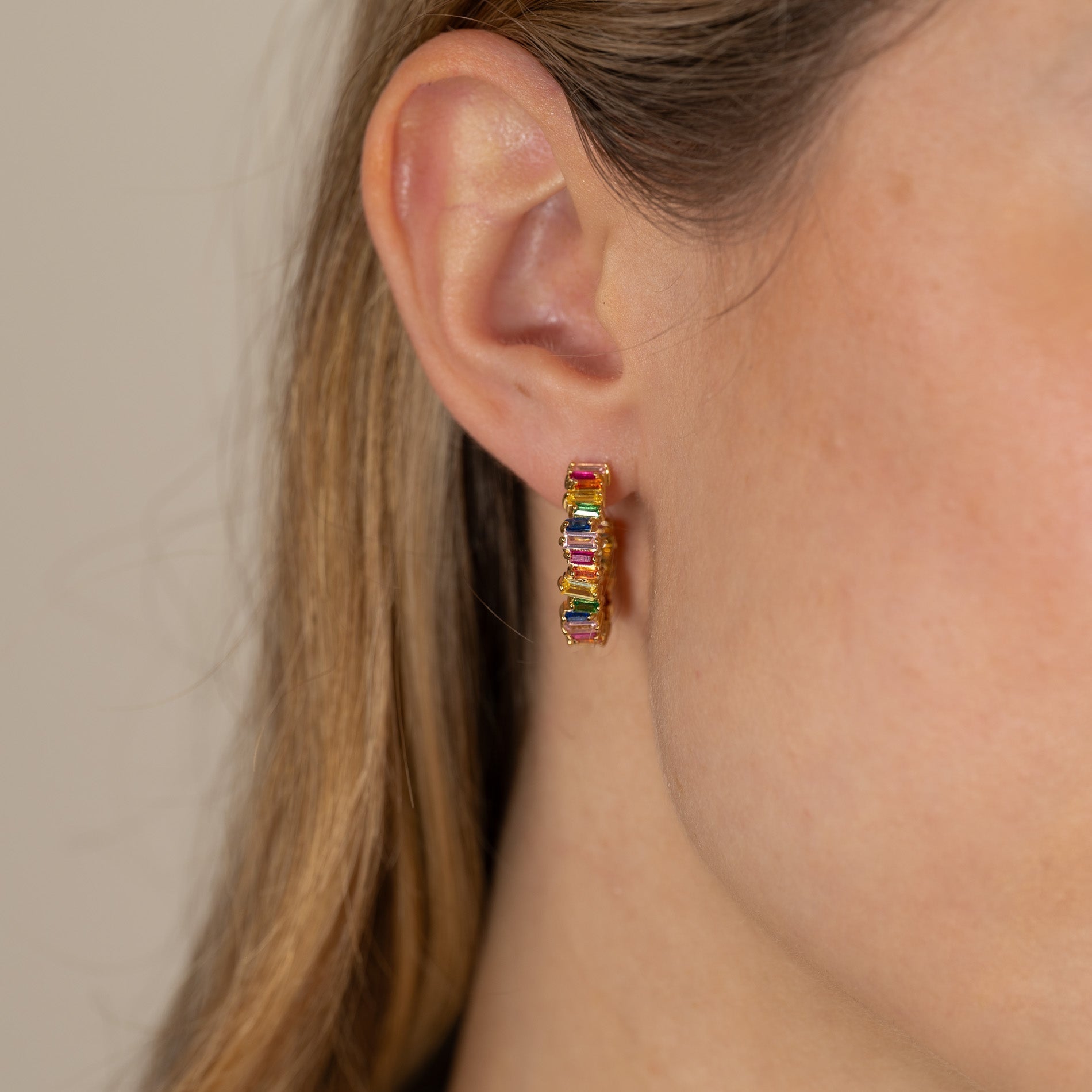 Veronica - Goldene Regenbogen-Hoops
